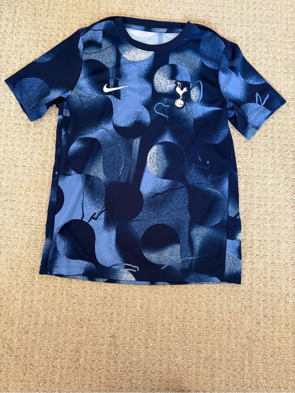 Nike Boys' Navy and Light Blue Graphic Tottenham Hotspurs Shirt